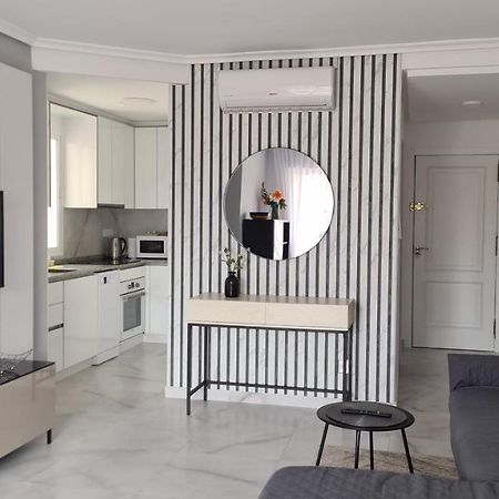 Lovely Sunny Apartment With Shared Pool And Private Parking 또레비에하 외부 사진