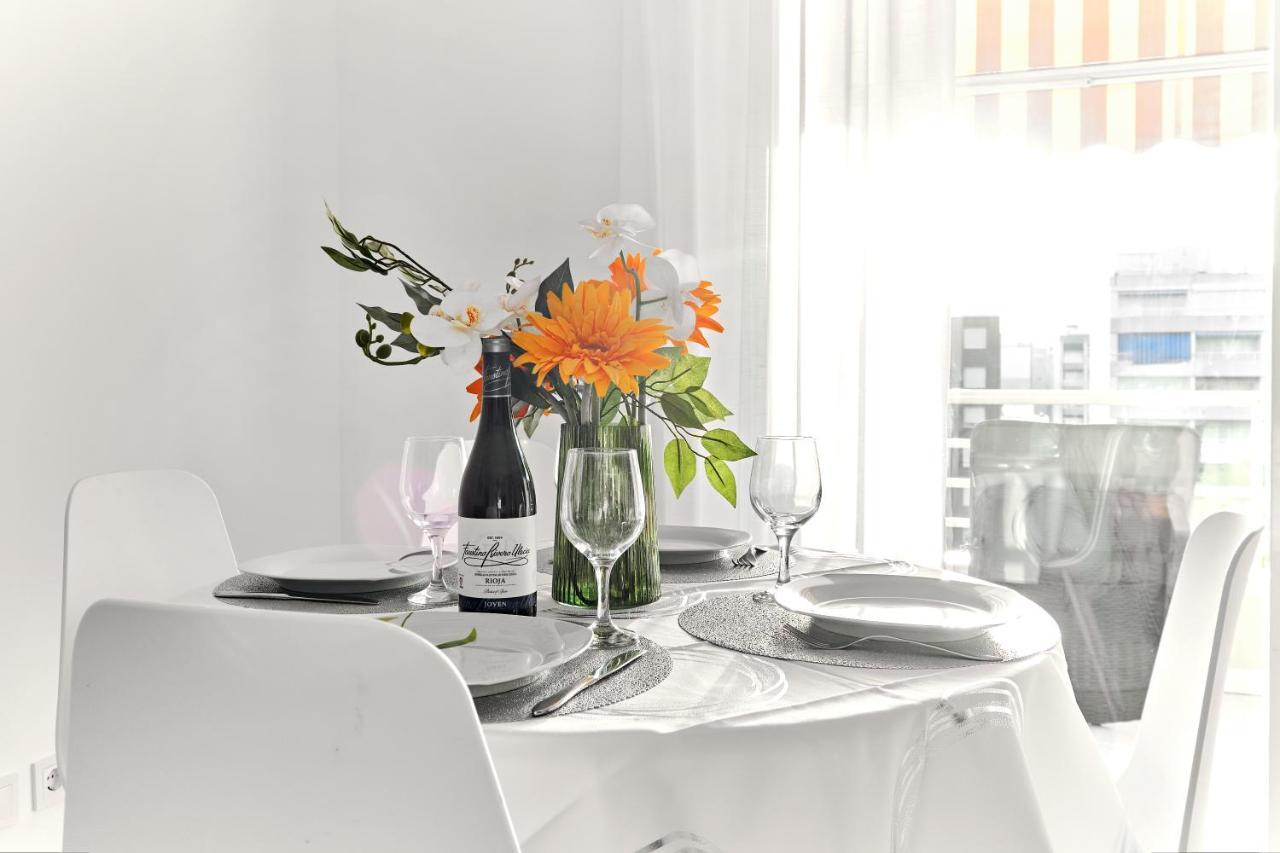 Lovely Sunny Apartment With Shared Pool And Private Parking 또레비에하 외부 사진